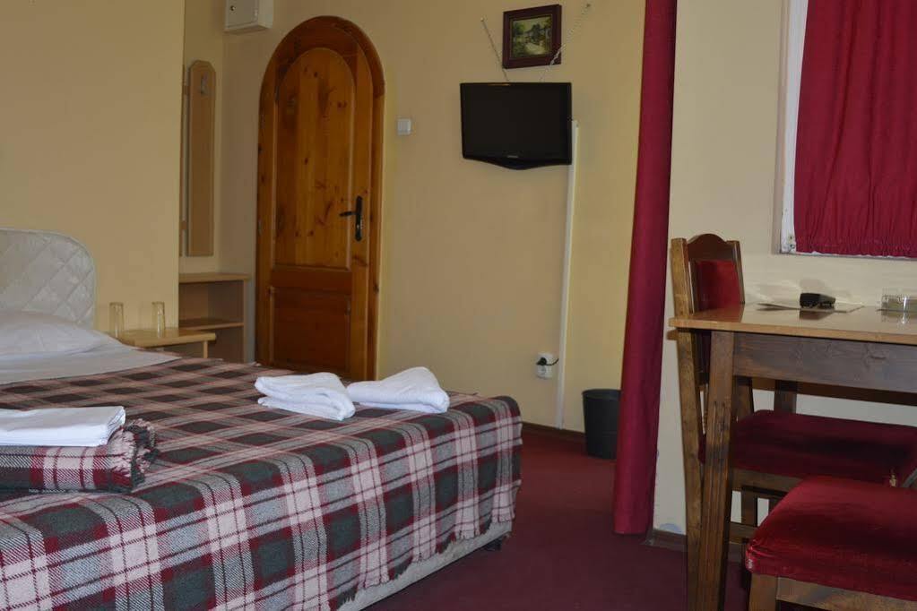 Neon Guest Rooms Choumen Extérieur photo
